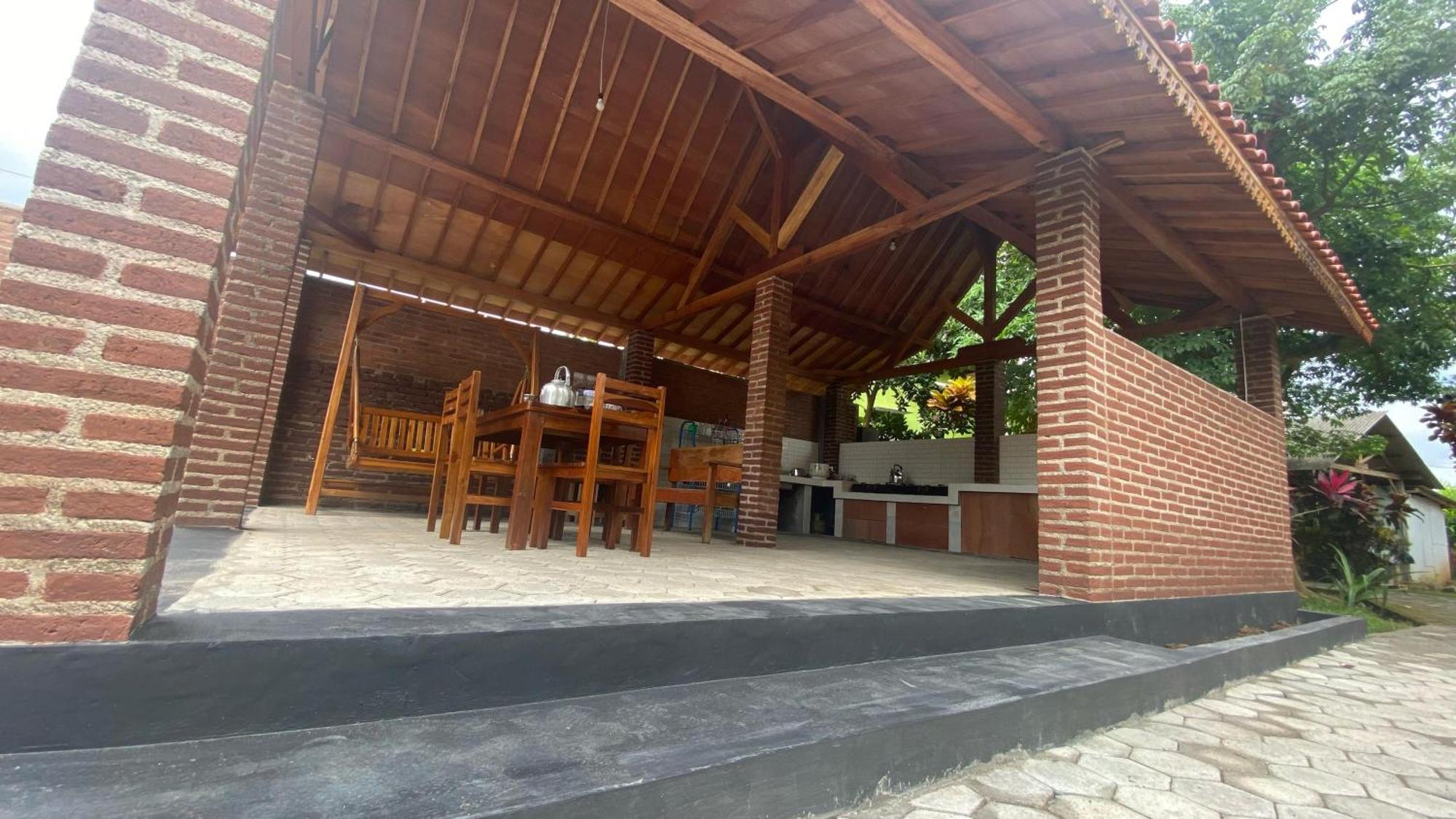 Adventure Turtle Homestay Meru Betiri Sarungan エクステリア 写真
